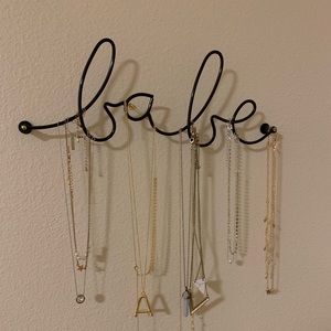 “Babe” Sign to hang jewelry